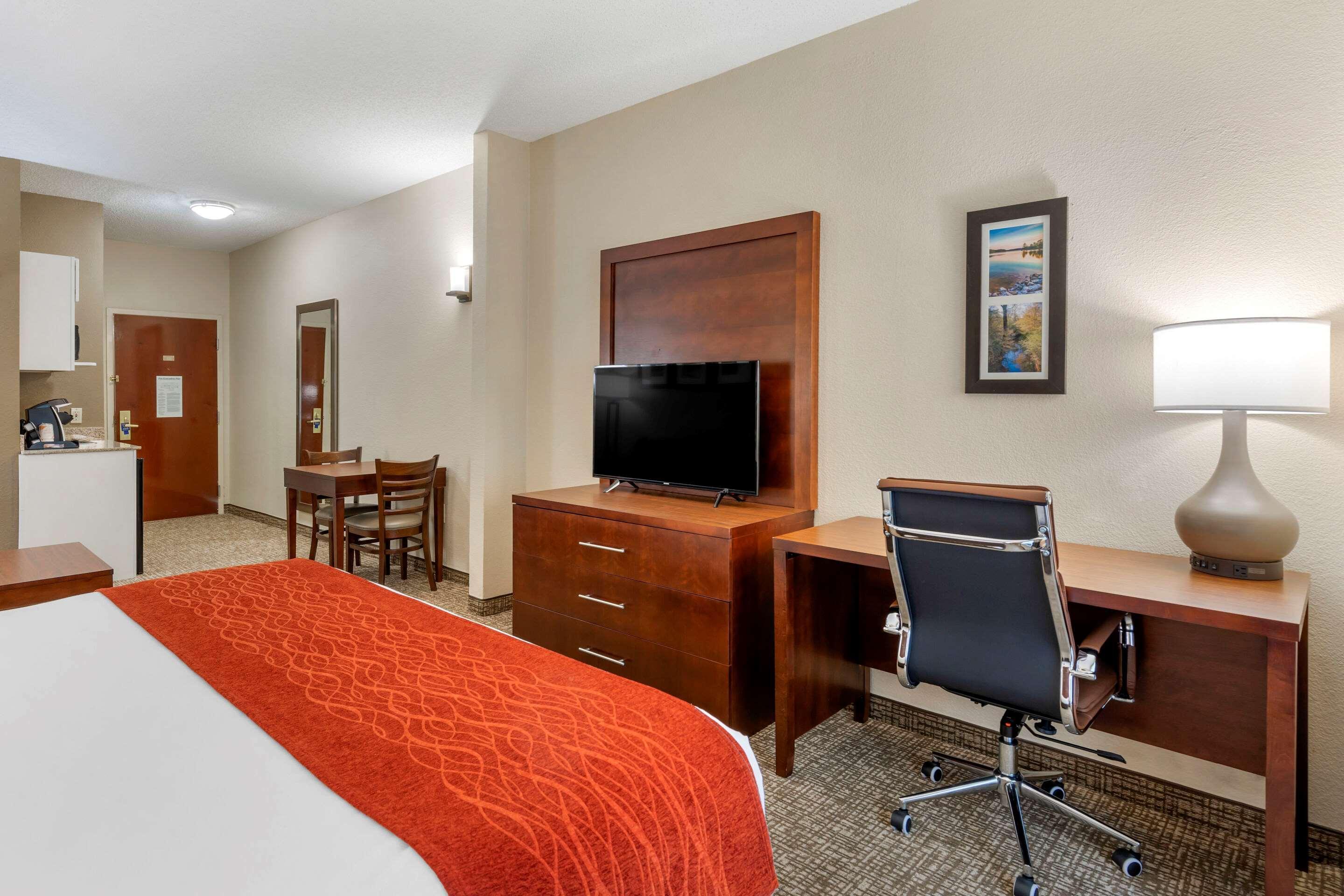 קנטון Comfort & Inn Suites מראה חיצוני תמונה
