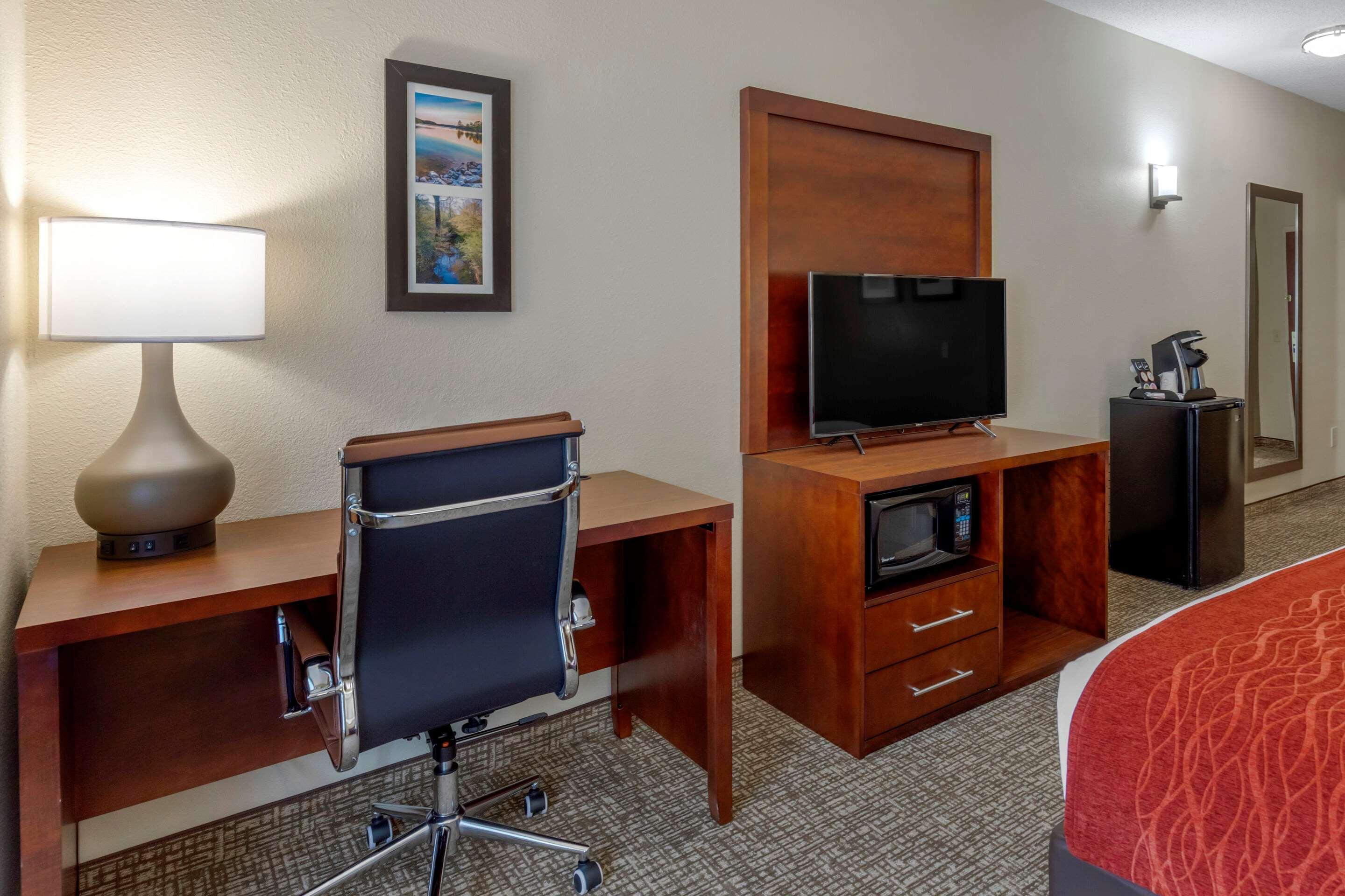 קנטון Comfort & Inn Suites מראה חיצוני תמונה