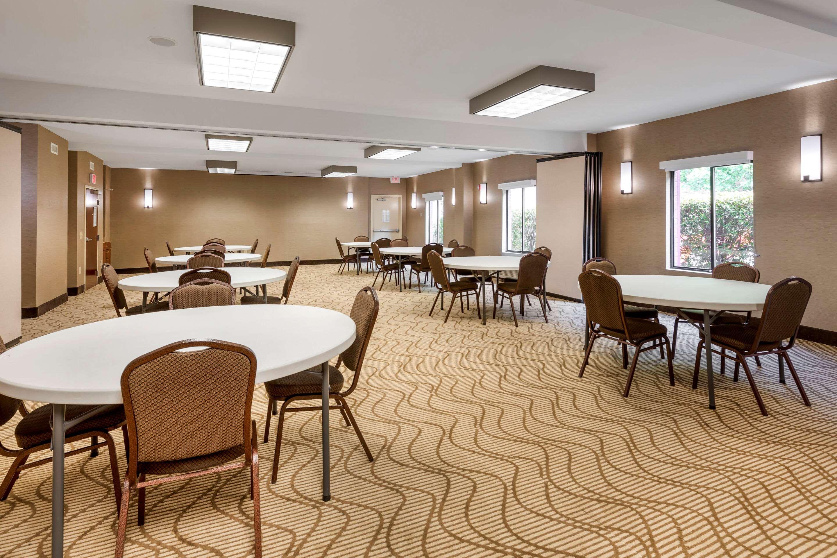קנטון Comfort & Inn Suites מראה חיצוני תמונה