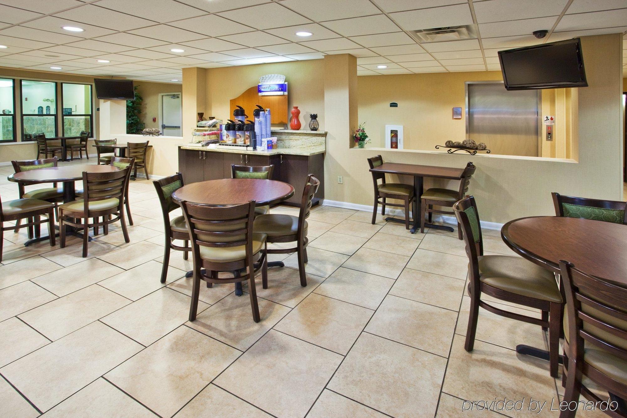קנטון Comfort & Inn Suites מסעדה תמונה